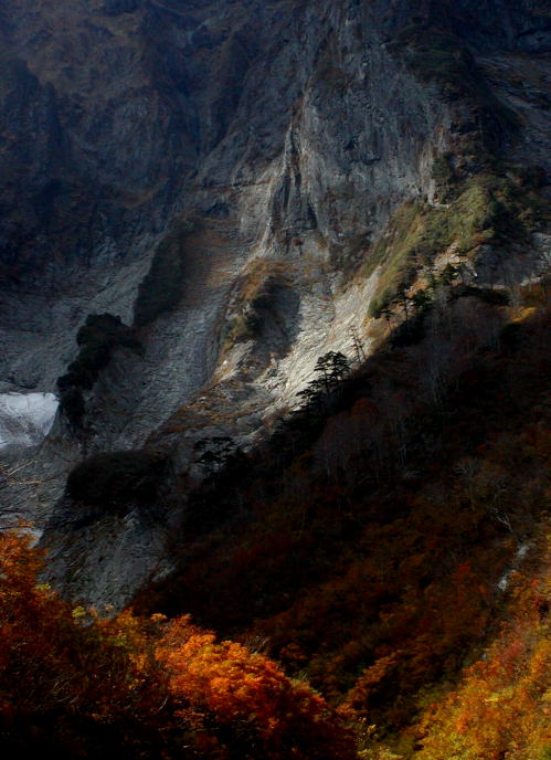 紅葉の谷川岳一ノ倉沢
