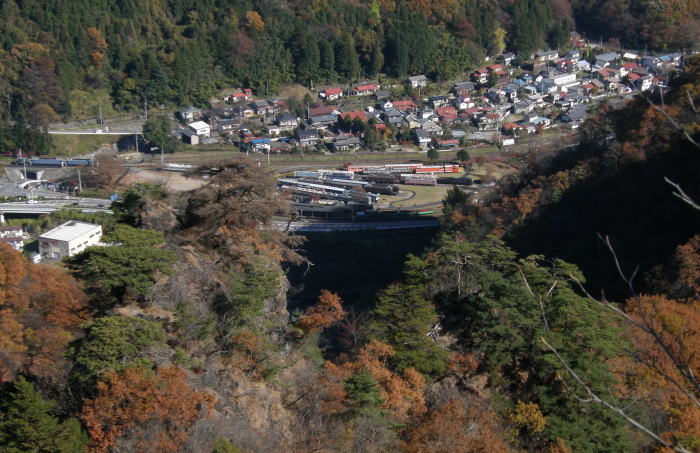 第二岩峰より横川方面展望
